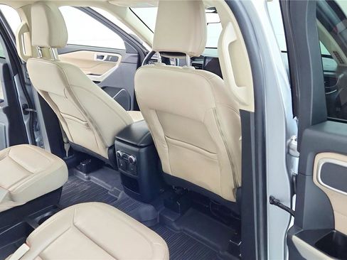 Used 2021 Ford Explorer XLT w/ Equipment Group 202A AWD/4WD image 25