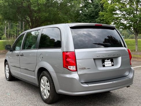 Used 2015 Dodge Grand Caravan American Value Package FWD image 3