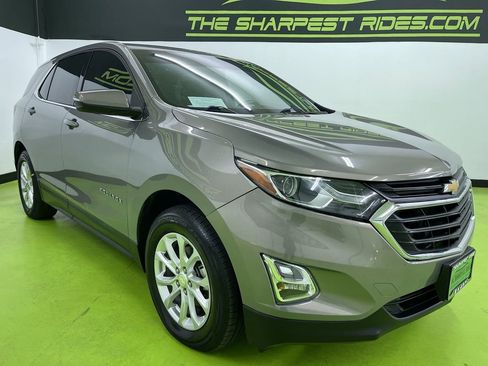 Used 2018 Chevrolet Equinox LT image 2