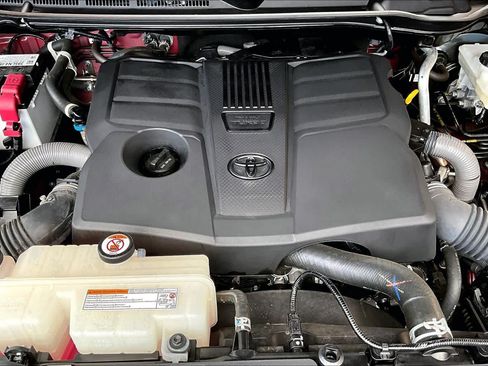 Used 2024 Toyota Tundra SR5 w/ SR5 Convenience Package AWD/4WD image 33