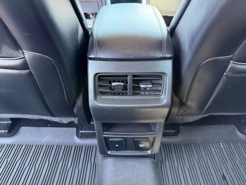 Used 2019 Ford Edge SEL w/ Equipment Group 201A AWD/4WD image 35