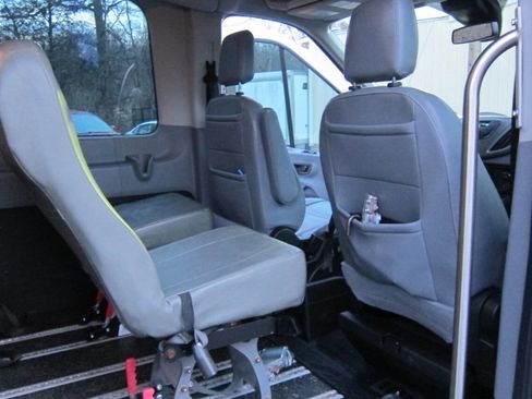 Used 2019 Ford Transit 150 XL image 21