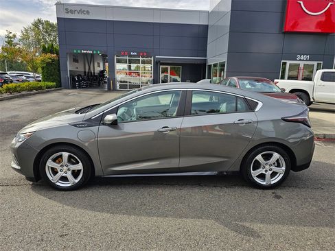 Used 2017 Chevrolet Volt LT w/ Comfort Package image 8