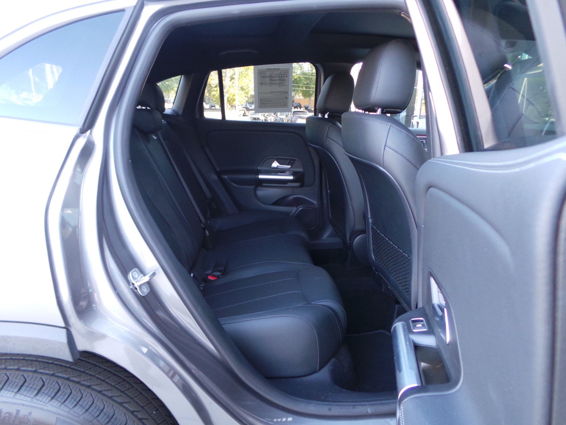Used 2025 Mercedes-Benz GLA 250 image 36