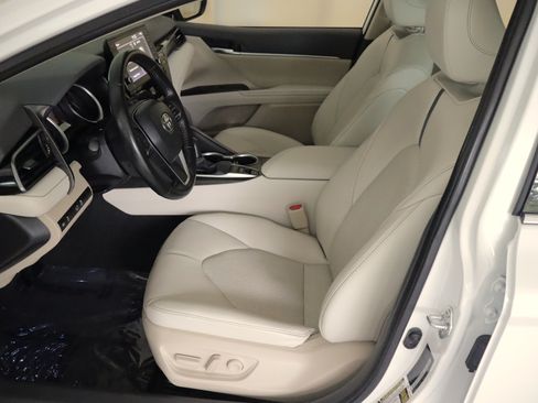 Used 2023 Toyota Camry XLE AWD/4WD image 7
