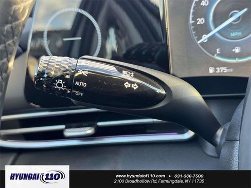 Used 2025 Hyundai Elantra SEL image 21