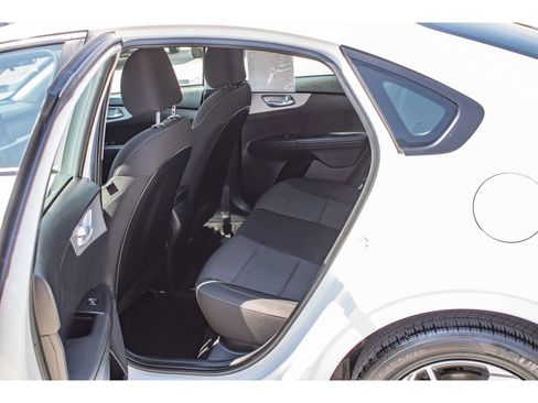 Used 2024 Kia Forte LXS w/ LXS Technology Package FWD image 16