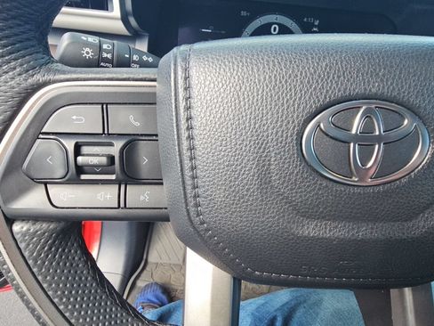 Certified 2024 Toyota Tacoma TRD Off-Road w/ TRD Off Road Upgrade Package AWD/4WD image 11