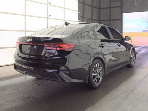 Used 2024 Kia Forte LXS w/ LXS Technology Package image 2