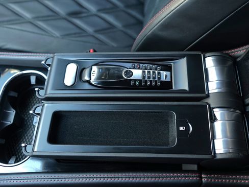 Used 2014 Bentley Flying Spur W12 AWD/4WD image 32