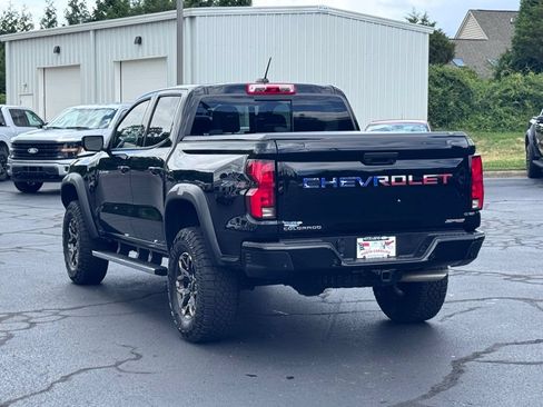 Used 2024 Chevrolet Colorado ZR2 w/ Technology Package AWD/4WD image 17