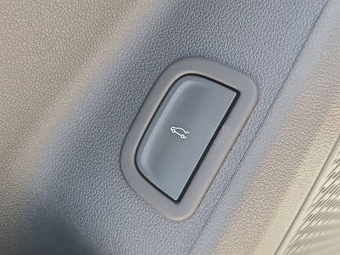 New 2026 Chevrolet Traverse LT FWD image 17