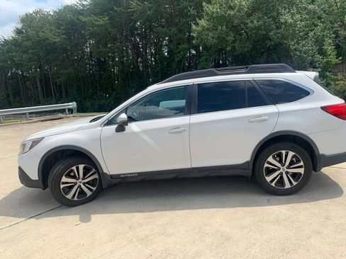 Used 2019 Subaru Outback 2.5i Limited w/ Protection Package #1 AWD/4WD image 18