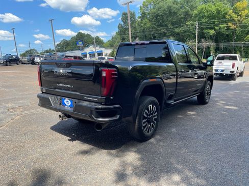 Used 2024 GMC Sierra 2500 Denali Ultimate w/ Max Trailering Package AWD/4WD image 6