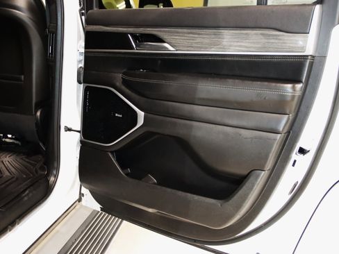 Used 2022 Jeep Wagoneer Series III w/ Premium Group I image 71