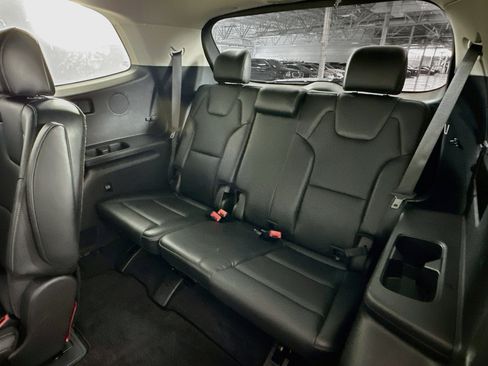 Used 2025 Kia Telluride S FWD image 30