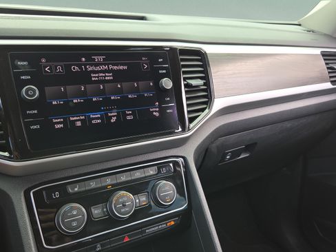 Used 2022 Volkswagen Atlas SE FWD image 25