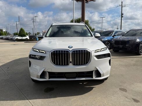 Used 2023 BMW X7 xDrive40i w/ Premium Package AWD/4WD image 2