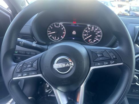Used 2025 Nissan Sentra SV FWD image 25