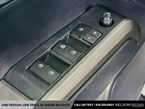Used 2020 Toyota Tacoma SR5 AWD/4WD image 18