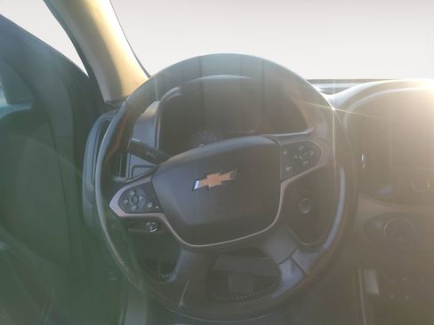 Used 2022 Chevrolet Colorado Z71 AWD/4WD image 12