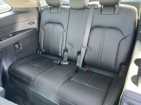 Certified 2024 MAZDA CX-90 Plug-In Hybrid w/ Premium Pkg image 9