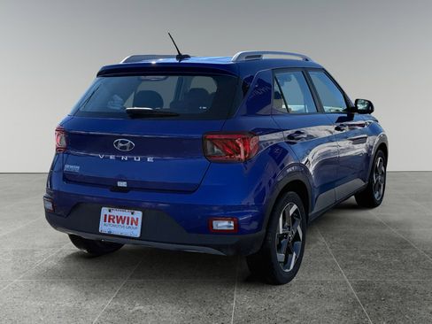 New 2025 Hyundai Venue SEL image 5