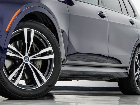 Used 2023 BMW X7 xDrive40i w/ M Sport Package AWD/4WD image 3