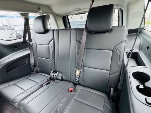 Used 2020 Chevrolet Suburban LT RWD image 14