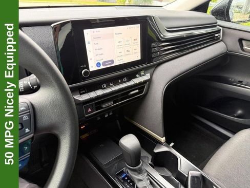 Used 2025 Toyota Camry LE FWD image 25