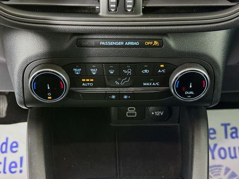 Used 2025 Ford Escape Active AWD/4WD image 16