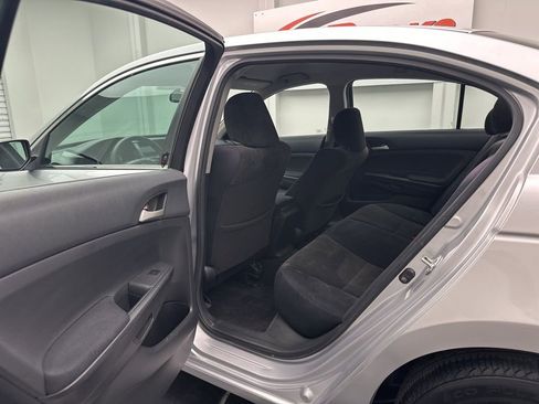 Used 2010 Honda Accord LX image 6