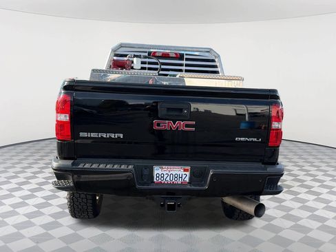 Used 2017 GMC Sierra 2500 Denali w/ Duramax Plus Package image 6