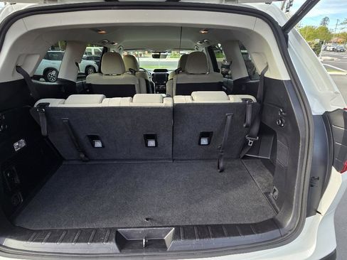 Used 2022 Subaru Ascent Premium w/ Convenience Package image 19