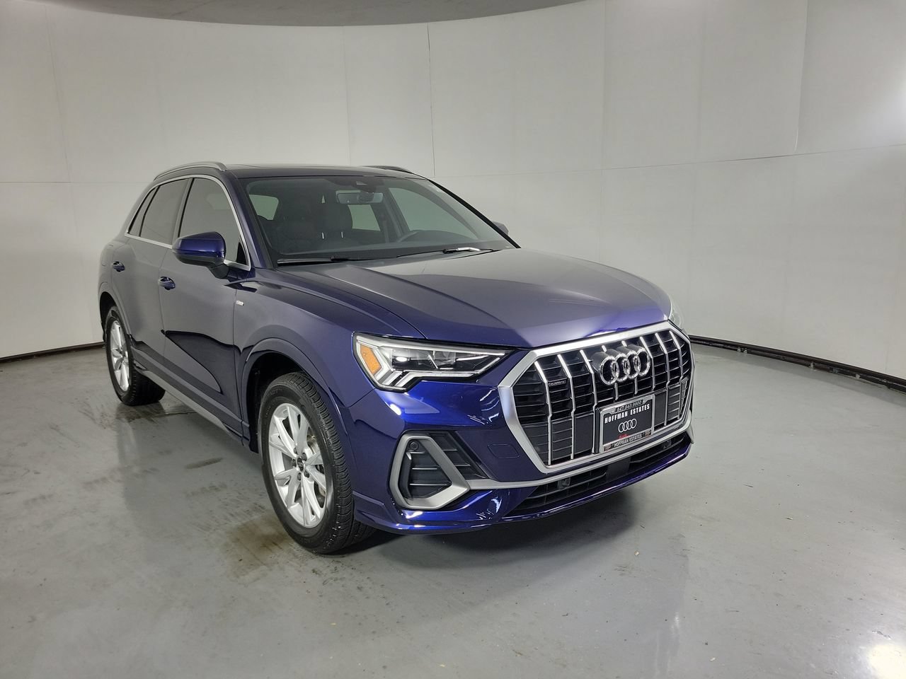 Used 2025 Audi Q3 2.0T Premium w/ Convenience Package AWD/4WD image 4