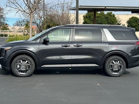 New 2026 Kia Carnival EX FWD image 10