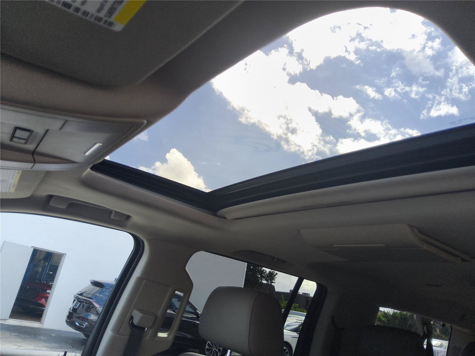 Used 2017 Chevrolet Suburban Premier AWD/4WD image 21