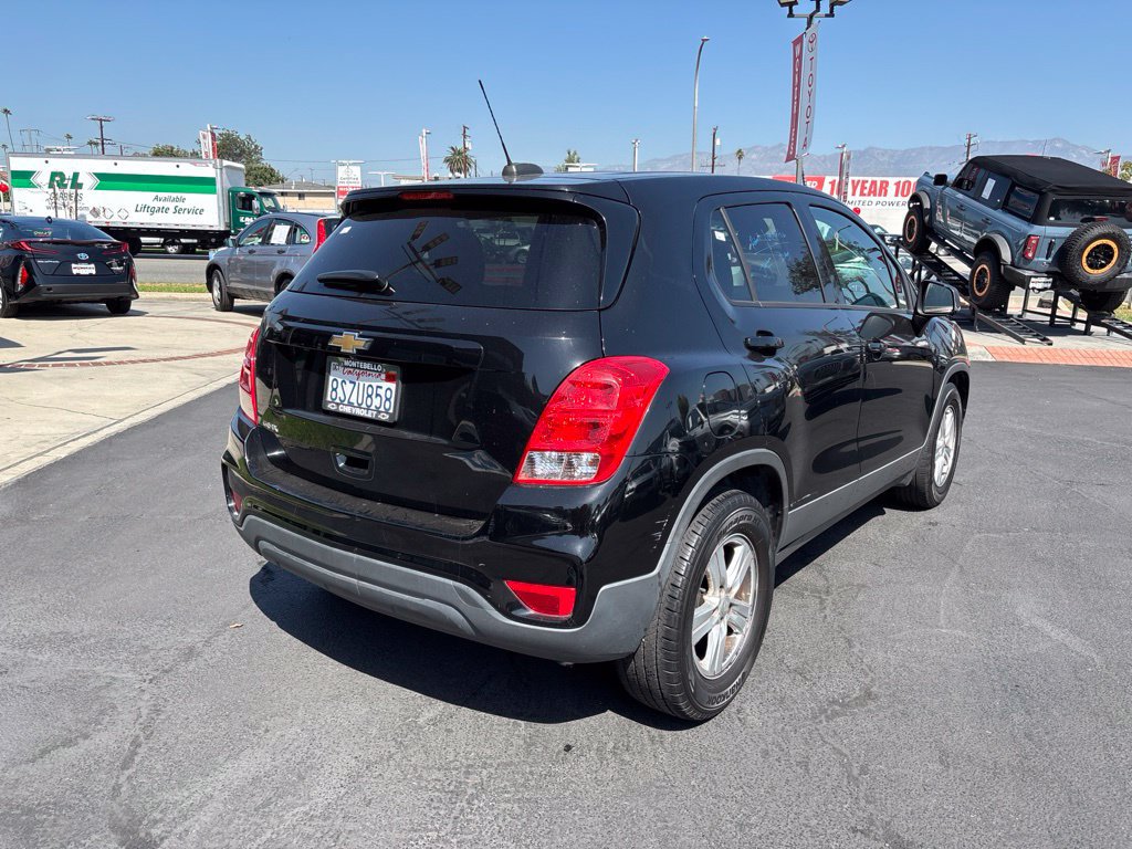 Used 2020 Chevrolet Trax LS w/ Tint and Cruise Package FWD image 4