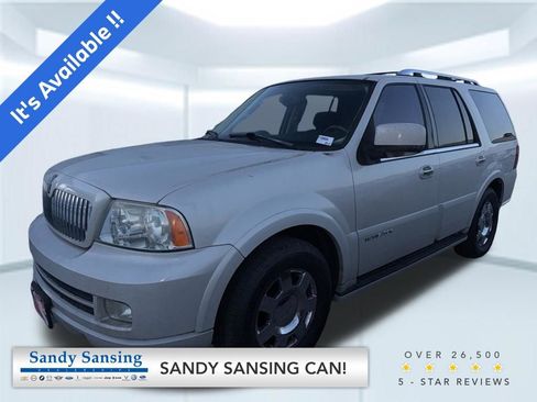 Used 2005 Lincoln Navigator Luxury image 1