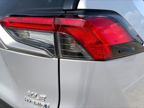 Used 2024 Toyota RAV4 XLE AWD/4WD image 30