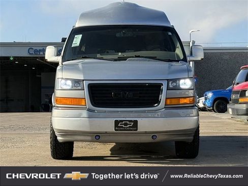 Used 2010 GMC Savana 2500 w/ Preferred Equipment Group image 3