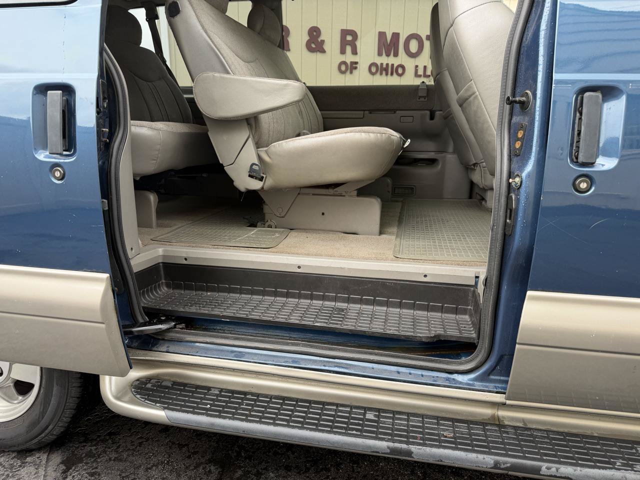 Used 2003 Chevrolet Astro Passenger AWD w/ LS Preferred Equipment Group image 9
