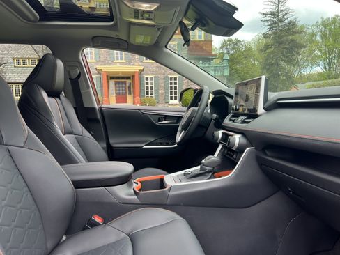 Used 2024 Toyota RAV4 Adventure w/ Convenience Package image 20