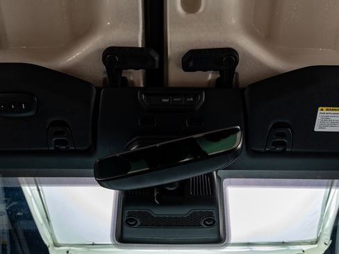 Used 2021 Jeep Wrangler Unlimited Sahara AWD/4WD image 29