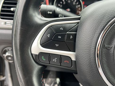 Used 2019 Jeep Compass Trailhawk AWD/4WD image 32