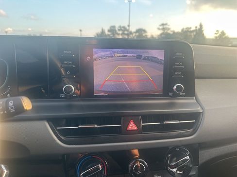 Used 2024 Kia Seltos LX image 12