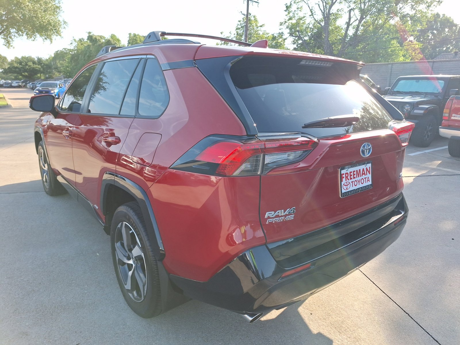 Used 2024 Toyota RAV4 SE w/ Weather & Moonroof Package AWD/4WD image 4