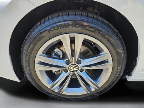 Used 2024 Volkswagen Jetta SE FWD image 31