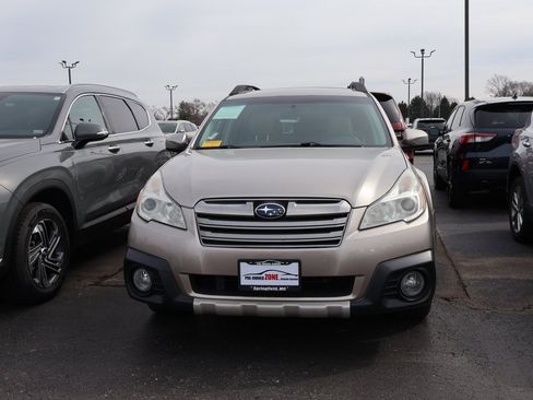 Used 2014 Subaru Outback 2.5i Limited w/ Moonroof Package image 7