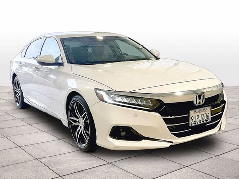 Used 2021 Honda Accord Touring image 2